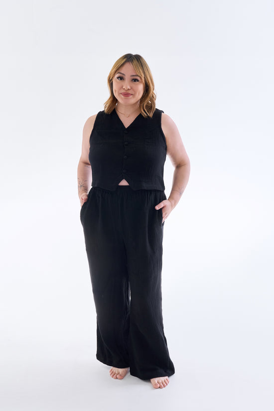 The Minimal Cropped Vest Top - Gauze Black