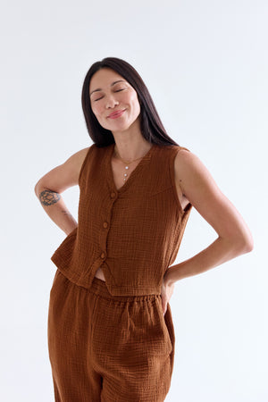 Minimal cropped vest top in triple-layer cotton gauze with V-neck — view 2