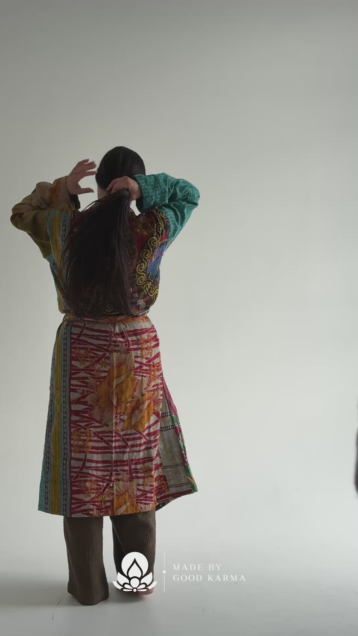 Reversible Kantha Bathrobe, Upcycled Vintage Sari Cotton Robe with Pockets